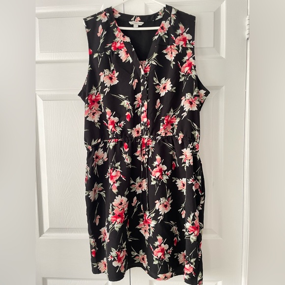 Chic Black Floral Sleeveless Dress - Picture 1 of 7